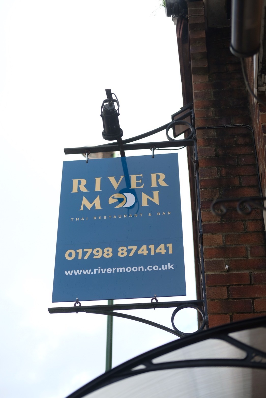 River Moon – Thai Restaurant & Takeaway in Pulborough